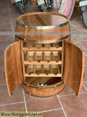bàn rượu quán bar