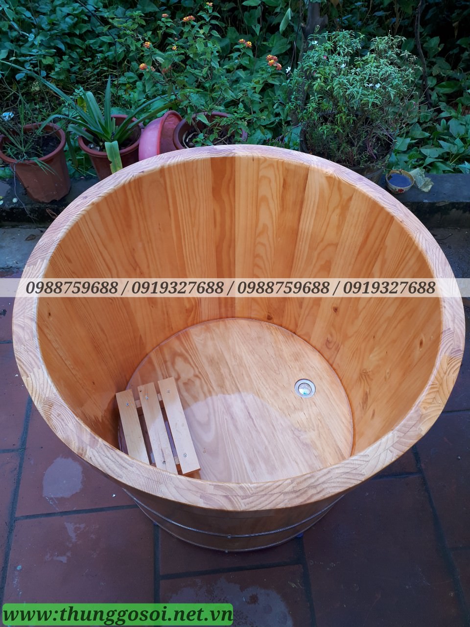 bồn tắm gỗ tròn