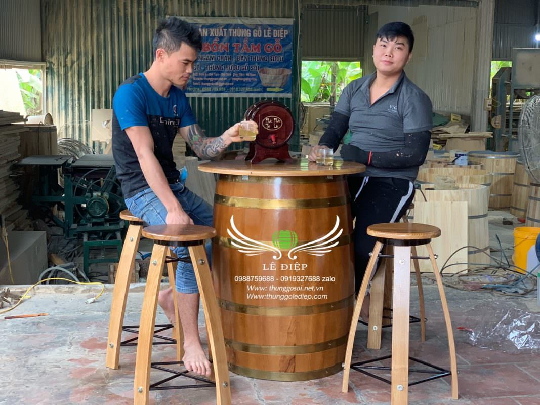 bàn thùng rượu