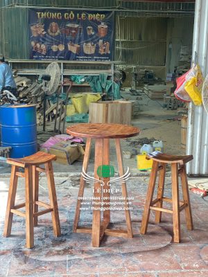 bàn thùng rượu